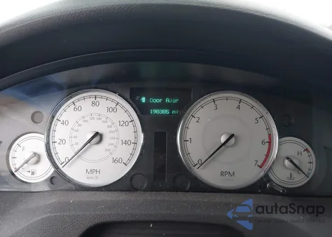 2006 Chrysler 300C from USA, damaged, VIN 2C3LA63H46H319358